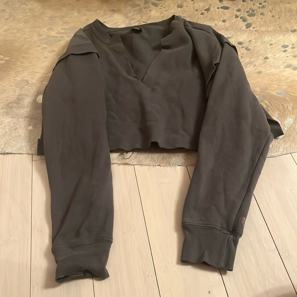 BDG Cropped Sweatshirt Size S